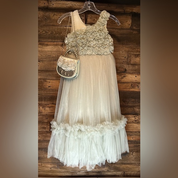 Stunning Sage Green  Rosette One-Shoulder Tulle Dress w/a Matching Purse - Picture 2 of 6